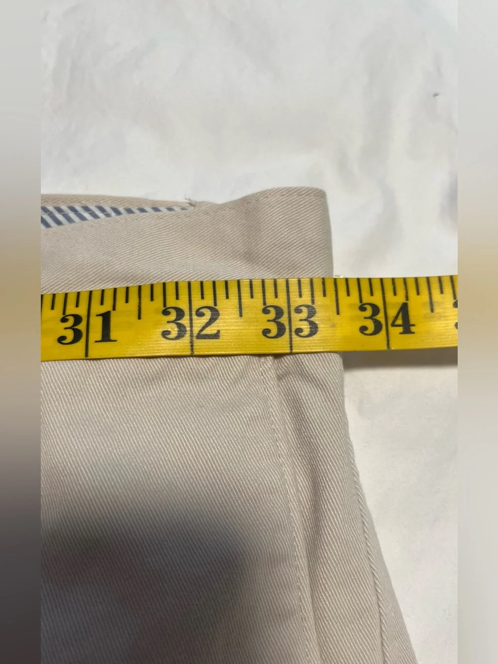 Men”s Banana Republic Chinos 10” Light Khaki Flat-Front Shorts Size 32